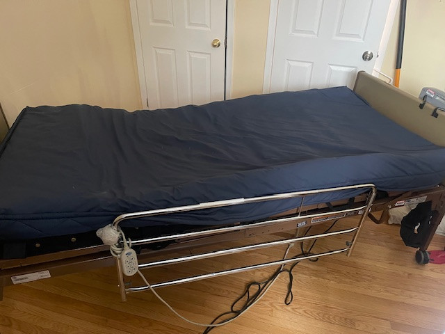 Adjustable bed with Air Mattress for Sale in Health & Special Needs in Mississauga / Peel Region
