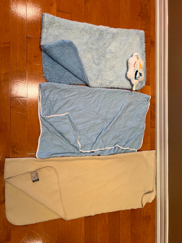 Baby/Toddler blankets (5), pillow, bedding and a rug in Other in Markham / York Region - Image 2