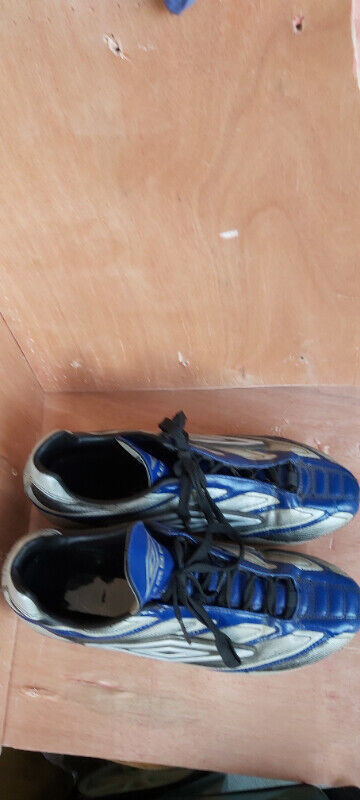 Umbro Fuser Soccer Shoes - Size  9.5   US in Soccer in Markham / York Region - Image 2