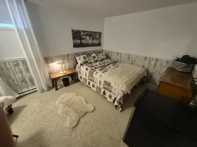 Grande chambre à louer en collocation pour 1 personne à l'Assomption. 680$ tout inclus: -Chambre meu...
