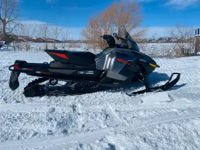 Selling my 2014 skidoo GSX, as my son is ready for something longer. -800 etec, 29xxkm, currently su...