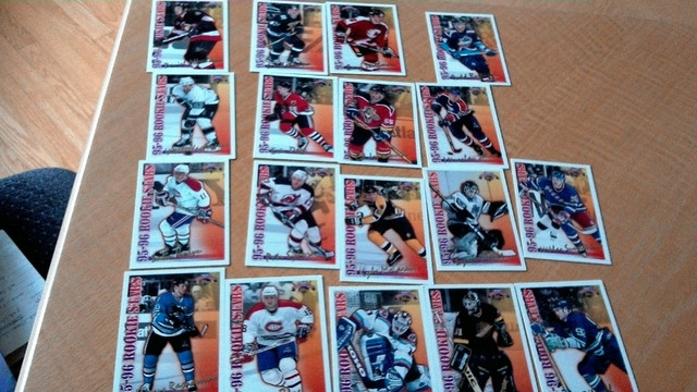 Carte Hockey Série 18 cartes Topps Rookie Stars 1996-97 (4350) dans Art et objets de collection  à Laval/Rive Nord