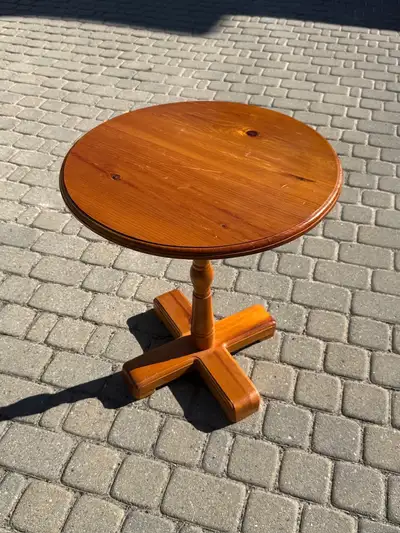 Round Solid Pine Pedestal Side Table 22 in. - Turned Post, View more