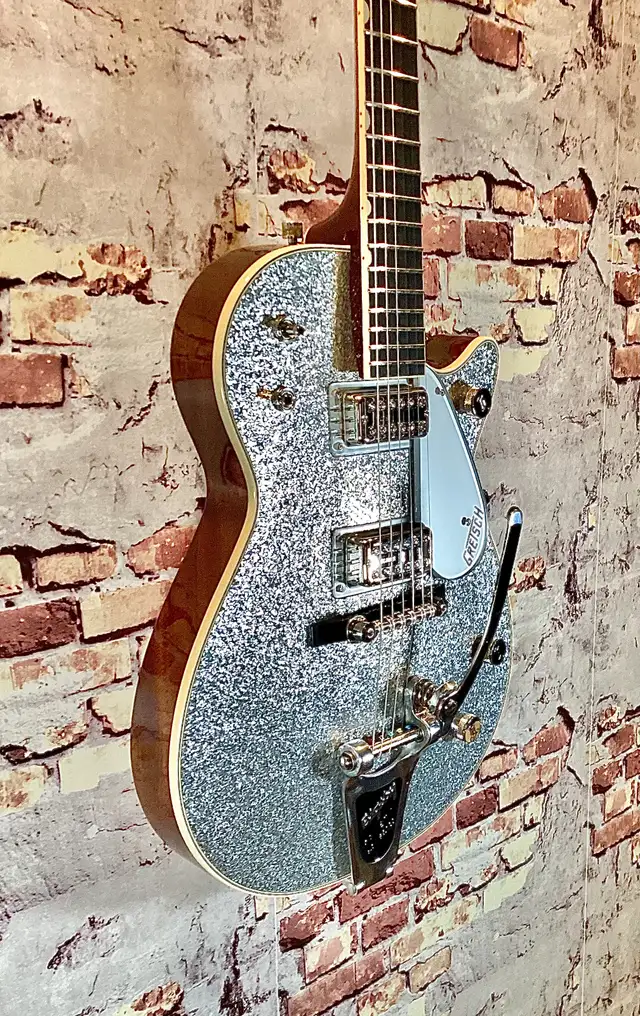 Gretsch 59 Vintage Select '59 Silver Jet™ with Bigsby in Guitars in Oakville / Halton Region - Image 5
