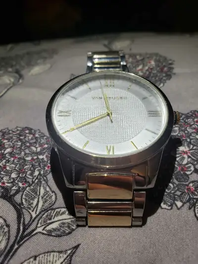 Van Heusen Gold And Silver Mens Watch Roman Numeral Used