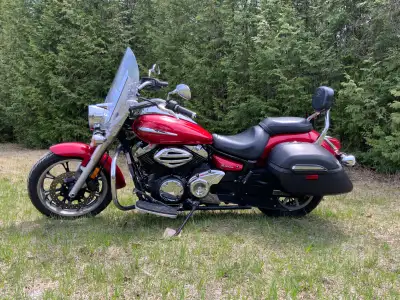 -excellent condition -heated grips -locking side bags -Engine guards -$3500 or best offers considere...