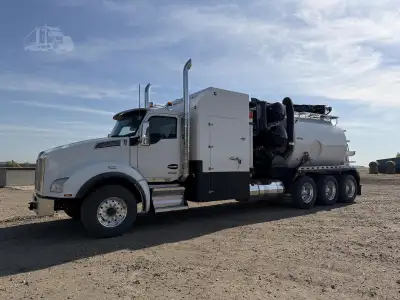2023 Tornado F4 Eco-Lite Hydrovac Truck This white heavy-duty vehicle is a Kenworth T880 Tornado F4...