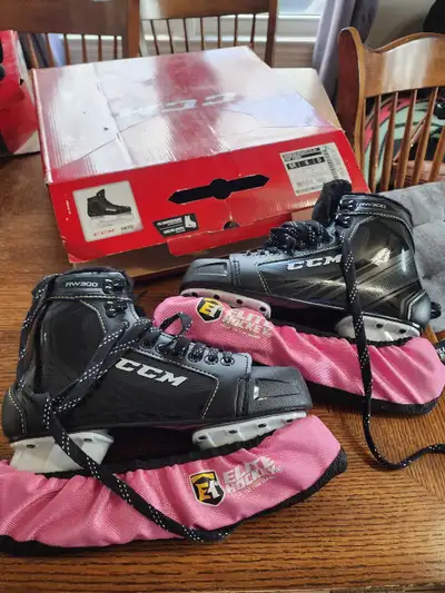 women's ice hockey skates size 8, View more