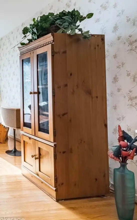 Solid wood Audio Cabinet in TV Tables & Entertainment Units in City of Toronto - Image 5
