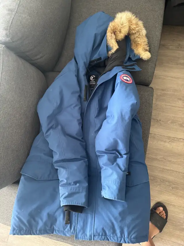 Canada goose L Size was XXL before in Men's in City of Toronto - Image 2