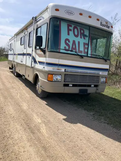 1998-Fleetwood Bounder Class A Classic M/H Family owned Meticulously Kept with many new upgrades 150...