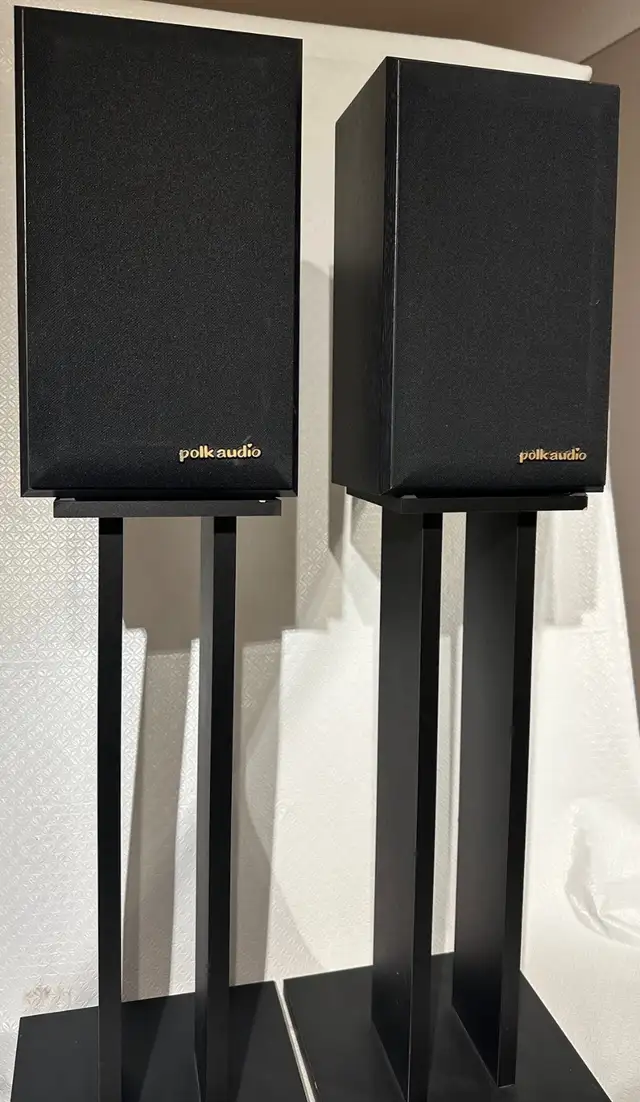 Polk Audio Vintage Bookshelf Speakers (2) With Stands in Speakers in Oakville / Halton Region - Image 6