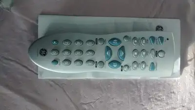 Universal remote control GE 3 in 1 tv, dvd, sat, View more