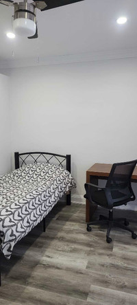 Fully furnished room available immediately 