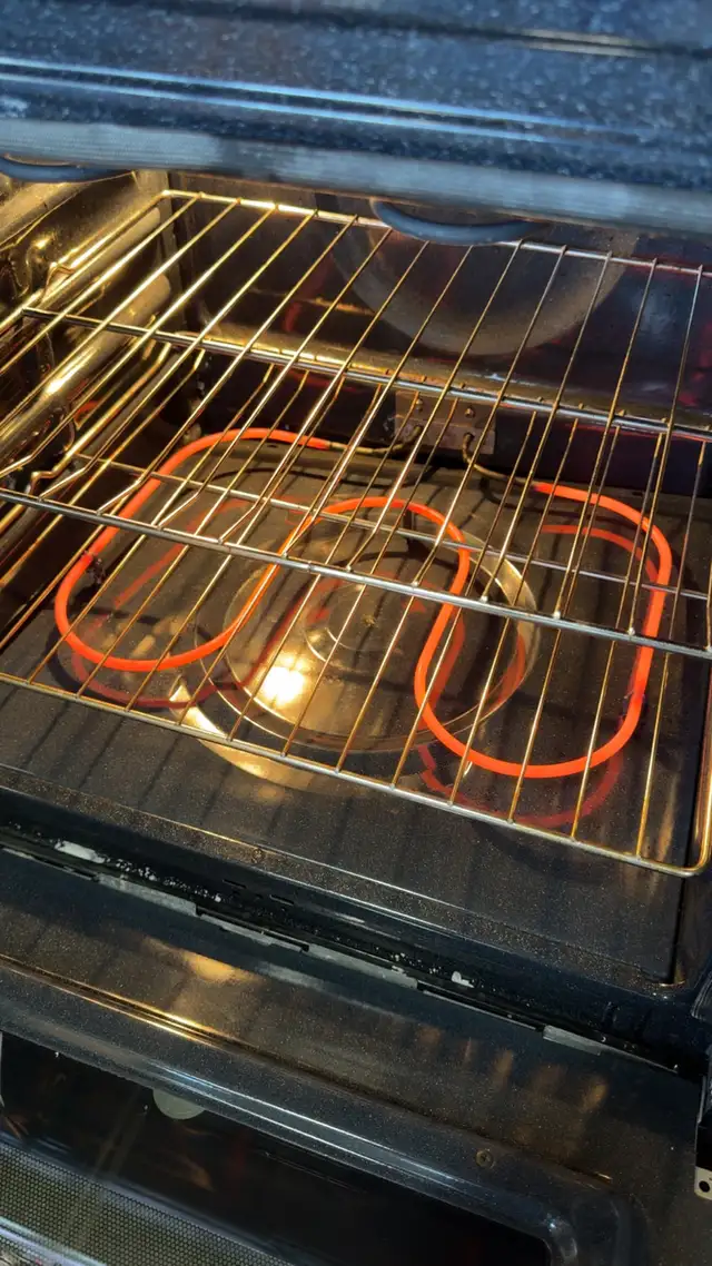24” GE Stainless steel stove  in Stoves, Ovens & Ranges in City of Toronto - Image 7