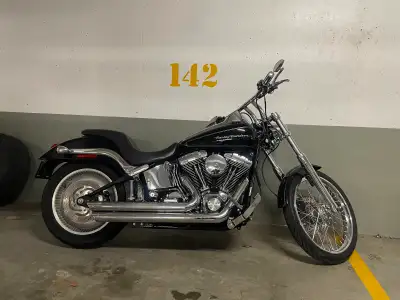Awesome bike lots of add ons as you can see Vance and Vince exhaust Arlen ness breather Arlen ness g...