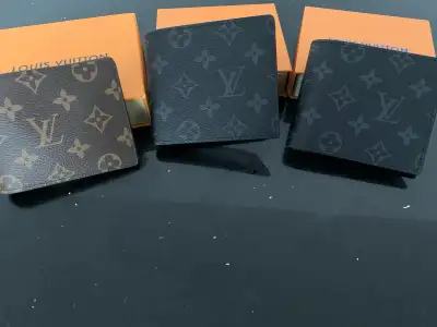 Brand new High quality Cash only Meetup polo or gc 2x grey clover, 1x brown clover left in stock!
