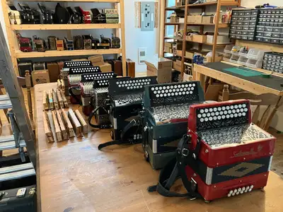 Accordion Repair (Réparation d'Accordéon), View more