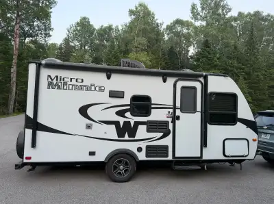 Winnebago 1700BH – Avec bunk bed, Très propre, peu utilisé – Modèle : 1700BH avec lits superposés Lo...