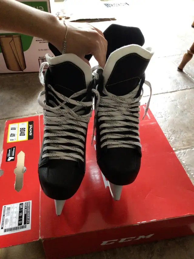 CCM Skate men size 10 in Skates & Blades in City of Toronto - Image 4