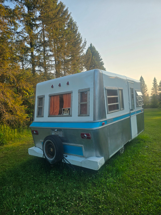 Bluebird camper in Travel Trailers & Campers in North Bay - Image 3