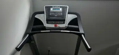NordicTrack T8.3 – tapis roulant en très bon état, View more