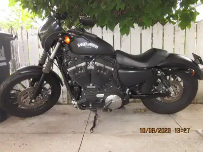 2015 Harley-Davidson, Sportster X883N. $10,000. Simple sale.