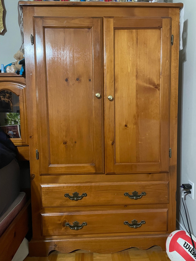 Real WOOD Bedroom Set in Multi-item in Mississauga / Peel Region - Image 4