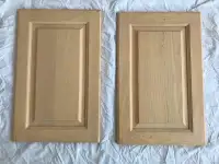 2 portes d'armoires cuisine en chêne  NEUVES