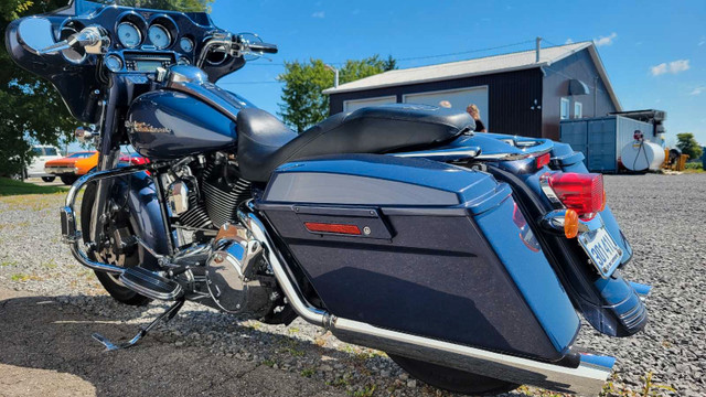 Harley Davidson flhx dans Routières  à Ouest de l’Île - Image 4