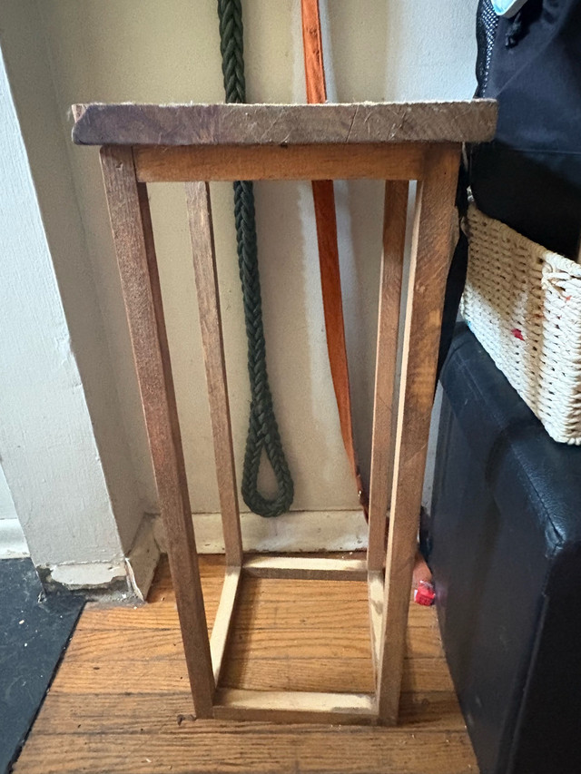 small / tall end table in Other Tables in Kitchener / Waterloo - Image 2