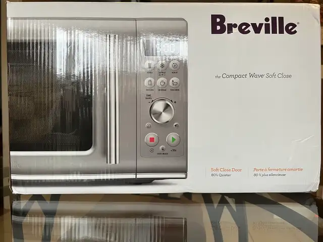 Breville Compact Wave in Microwaves & Cookers in Oakville / Halton Region - Image 2