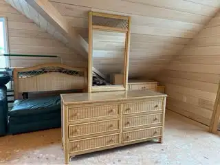 Henry Link Bedroom Furniture in Multi-item in Kingston - Image 3