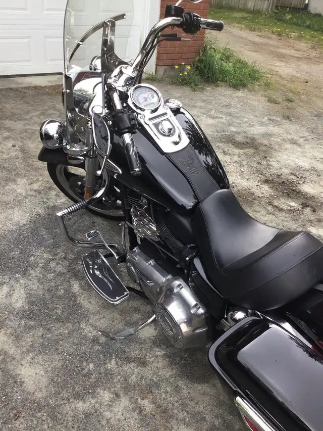 2012 Harley Davidson FLD Dyna Switchback in Street, Cruisers & Choppers in Sudbury - Image 10