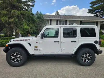 I am the original owner of this beloved Rubicon. Meticulously maintained. No accidents. All maintena...