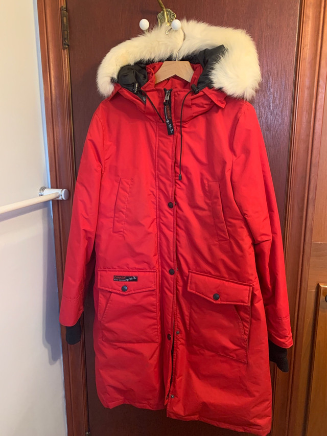 Manteau d’hiver copie du Canada Goose dans Femmes - Hauts et vêtements d'extérieur  à Ville de Montréal