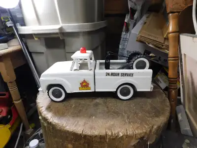 beau towing LIL Beaver # 13032.53 en belle condition manque windshield et crochet arrière. towing as...