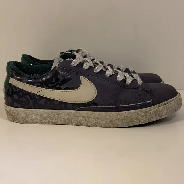 Y2K '08 Nike NYX Blazer Low Purple Grey White Mens Size 10 Shoes in Men's Shoes in Mississauga / Peel Region - Image 2