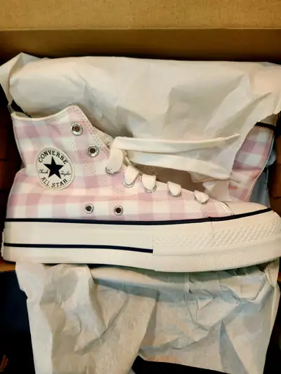 Converse AllStars (Chuck Taylors), View more
