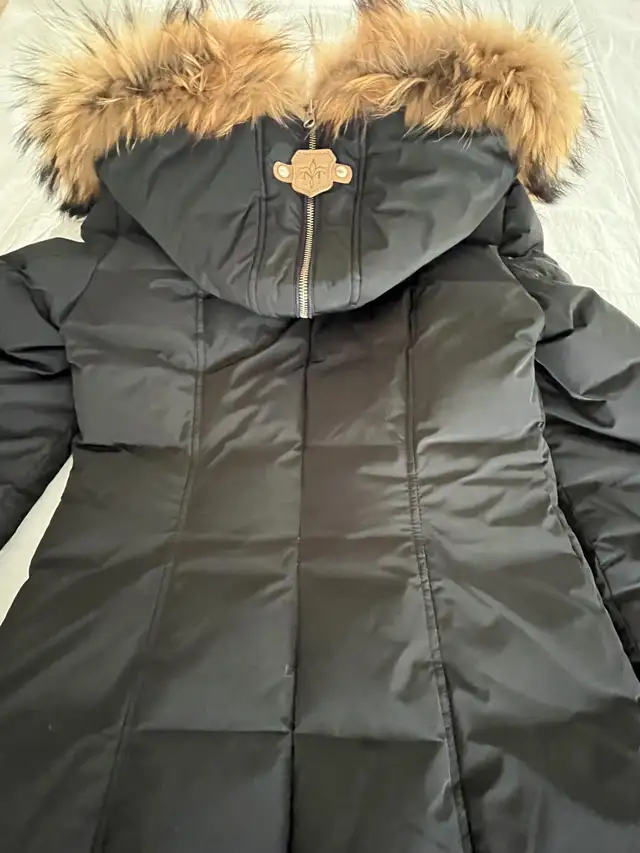 LIKE NEW Mackage Akiva Jacket for Sale in Women's - Tops & Outerwear in City of Montréal - Image 5