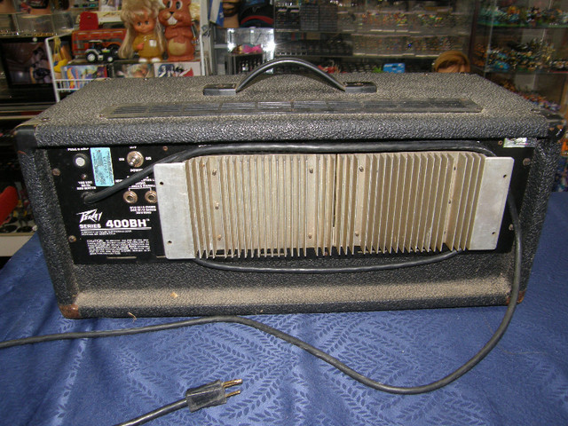Peavey XR-600C Mixer Amp Amplifier Series 400BH (Allume, Non Tes dans Amplificateurs et pédales  à Ville de Québec - Image 4