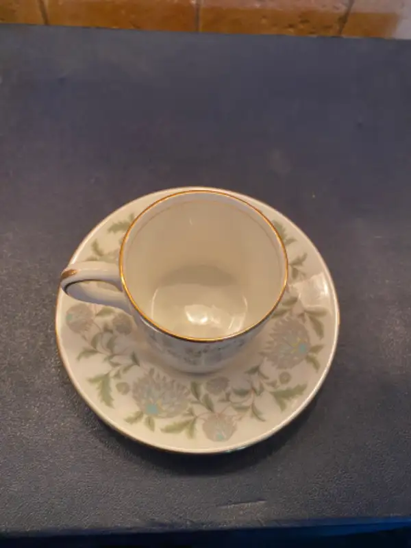 Coalport Demitasse Set - Waltz of the Flowers in Kitchen & Dining Wares in Mississauga / Peel Region - Image 6