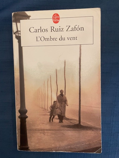 Roman de Carlos Ruis Zafon - L'ombre du vent, View more