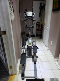 Rarely used elliptical trainer in excellent condition, practical