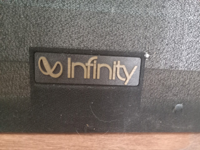 Infinity dans Haut-parleurs  à Laval/Rive Nord