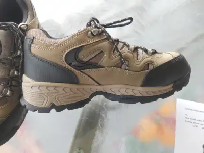 SIZE 7 CSA APPROVED "NEW" MENS SAFTEY SHOES, View more