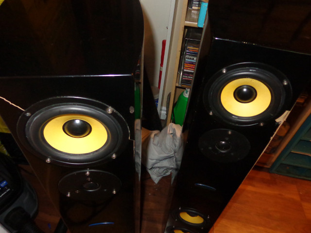 Accusound Upright Tower Speakers ES 55 Significant Damage $100 in General Electronics in Edmonton - Image 2