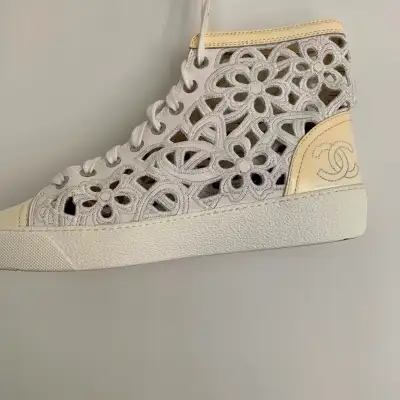 CHANEL SNEAKER size37, View more