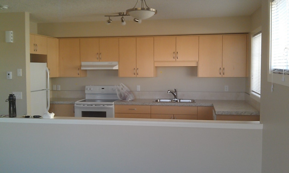 3 bed/1.5 bath Townhouse in Harbour Landing available Nov,1 4