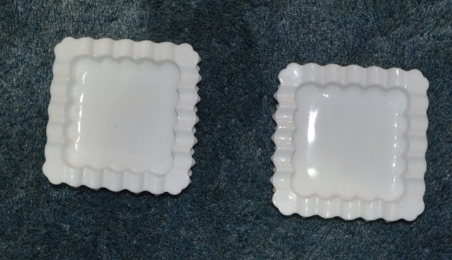 Milk Glass Ashtrays in Arts & Collectibles in Ottawa